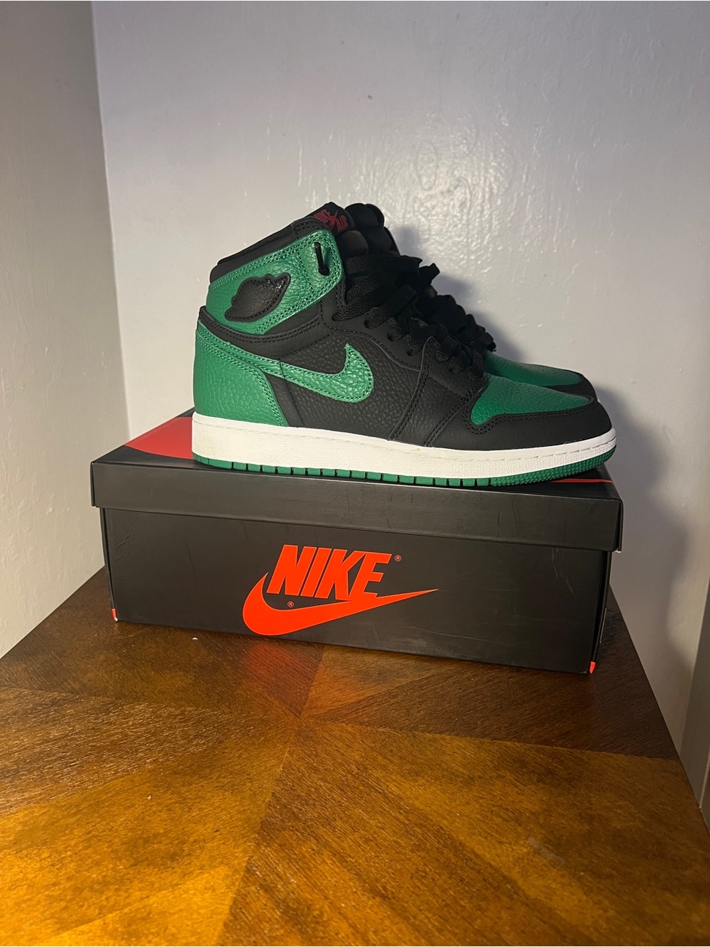 Nike Kids High-Top Sneakers in Black and Green